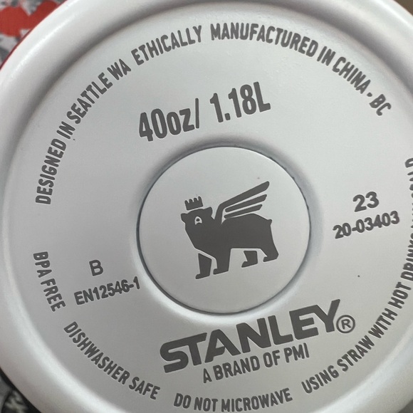 Stanley Red Heart Quencher Tumbler - Picture 4 of 4
